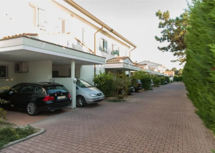 Villaggio Ca' Del Pino 아파트